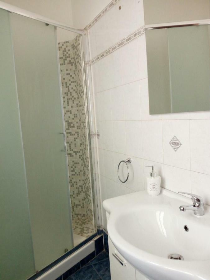 Apartamento Stylish Flat "Il Sole" Nova Milanese Exterior foto